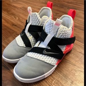 💯Authentic Nike Lebron Soldier XII ❤️🔥